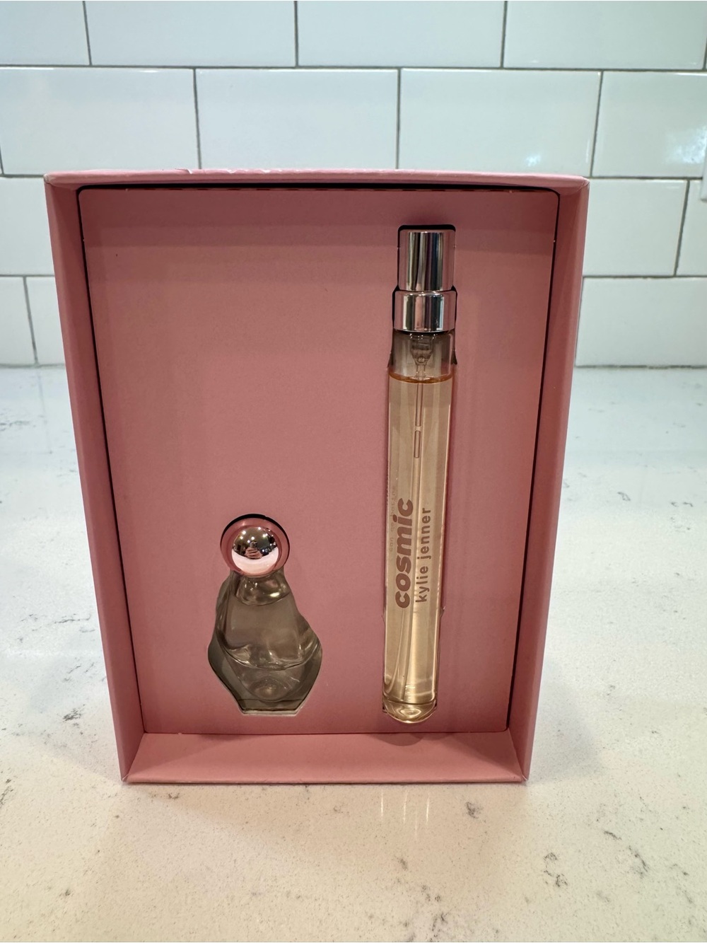 Cosmic Kylie Jenner Mini and Pen Spray Gift Set - Picture 4 of 4